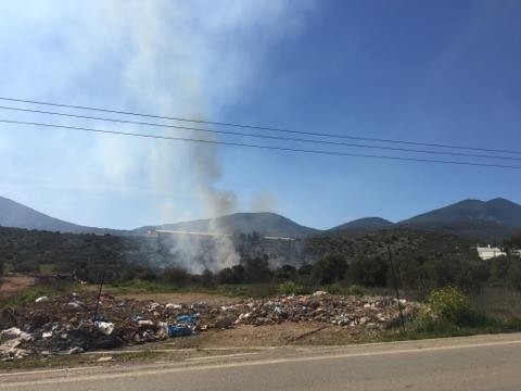 Χαλκίδα: Πυρκαγιά κοντά στο κέντρο δεξιώσεων ΝΑΟΥΜ