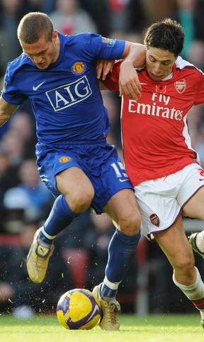 Over στο Αρσεναλ-Μαντσεστερ