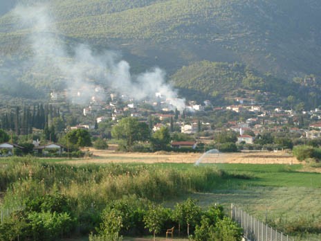 Πανικός στα Πολιτικά από επικίνδυνη πυρκαγιά