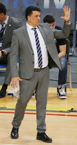 Ο Ιωνικός αποθέωσε τον Βαγγέλη Αγγέλου