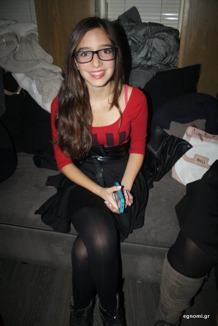 Ντύθηκε στο γιορτινό κόκκινο