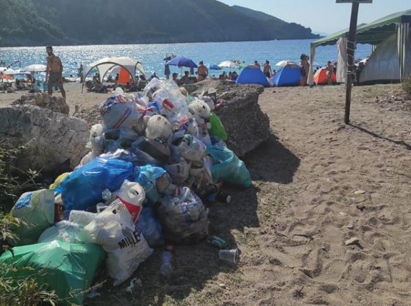 ΚΥΜΗ: Η επέλαση των ... βαρβάρων στην παραλία Θαψά