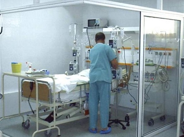 Συναγερμός στην Ελλάδα: Τέσσερις νεκροί από το φονικό μύκητα Candida Auris