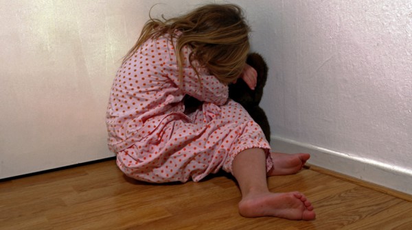 Πατέρας κατηγορείται ότι κακοποίησε σεξουαλικά την 5χρονη κόρη του