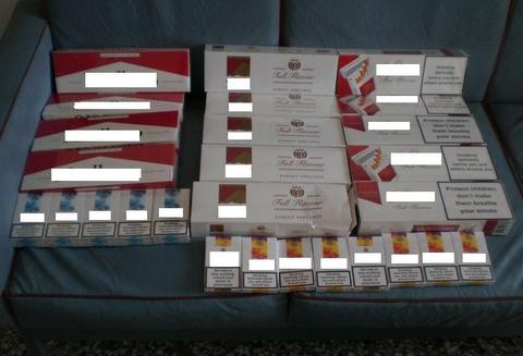 Διακινούσε λαθραία τσιγάρα 23χρονος στη Λιβαδειά (φωτό)