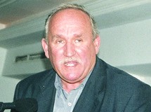 Κατάληψη στα ΙΚΑ Μαντουδίου και Λίμνης