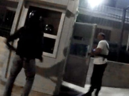 Καμπάνες και κόντρες στην Αστυνομία μετά την επίθεση του Ρουβίκωνα στην πρεσβεία του Ιράν