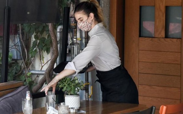 Επιστρέφει από σήμερα η μουσική στην εστίαση - Τι ισχύει αναλυτικά