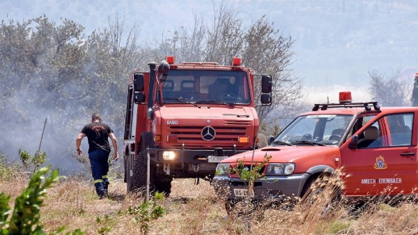ΜΥΤΙΚΑΣ: Ξέσπασε φωτιά σε ελιές