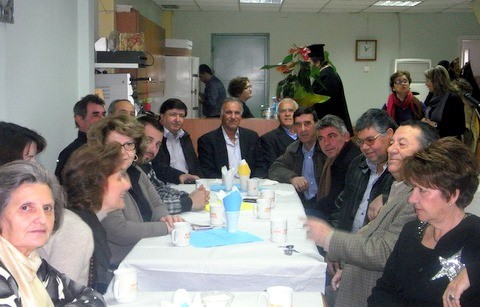 Με χορό και τραγούδι ξέδωσαν στα ΚΑΠΗ