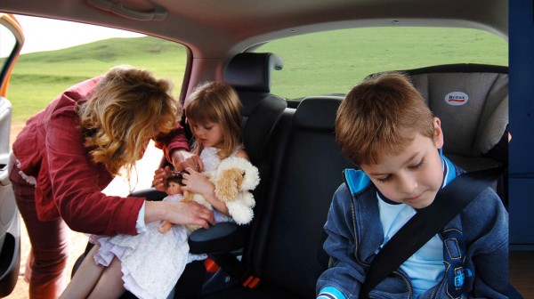 Παιδιά στο αυτοκίνητο