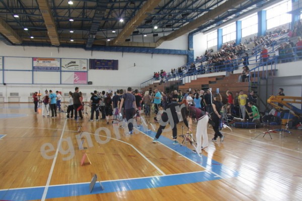 Χαλκίδα: Ρίχνουν βέλη με τόξα στο ΔΑΚ!