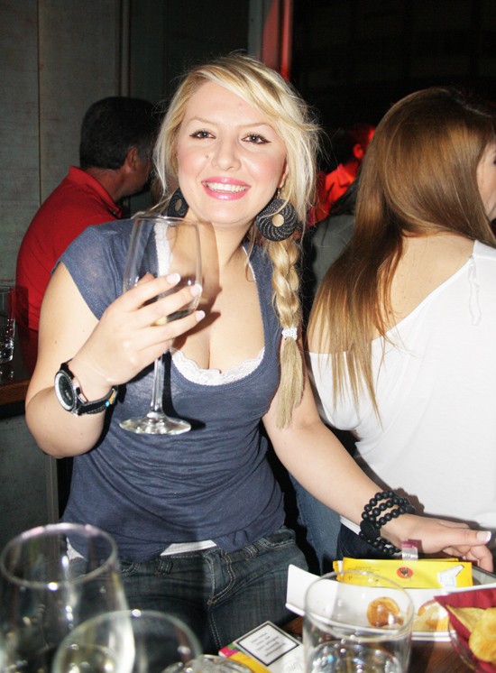 «Σκίζει» η Βερόνικα