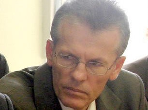 O Πεπόνης κυνηγάει μαϊμού-συντάξεις