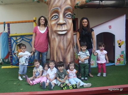 Γύρω από τον άνθρωπο-δέντρο!