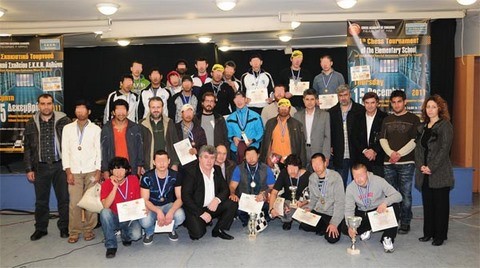 Ματ μέσα στα κελιά