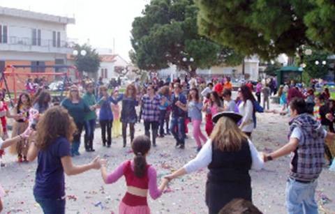 Αποκριάτικο πάρτι στην πλατεία της Λαμψάκου