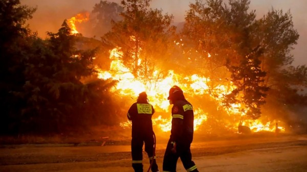 ΦΩΤΙΑ ΚΑΡΥΣΤΟΣ ΕΥΒΟΙΑ: Μήνυμα από το 112 για εκκένωση 4 οικισμών (Video)