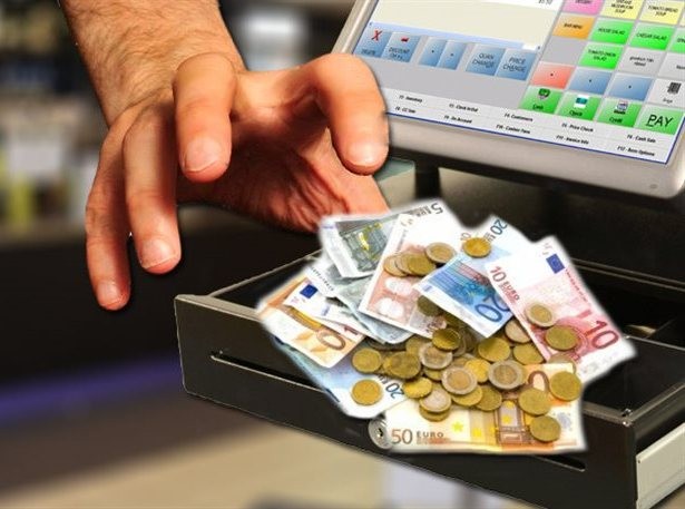 Μπήκε σε μαγαζί 36χρονος και άρπαξε 80 ευρώ από την ταμειακή μηχανή