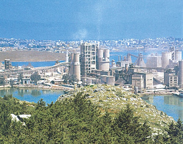 ΤΣΙΜΕΝΤΑ ΧΑΛΚΙΔΑΣ: Από την Oμόνοια στη διχόνοια και το λουκέτο