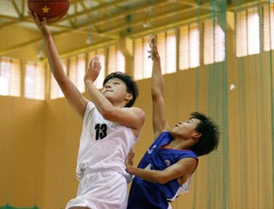 Eνας εναντίον ενός στο Αλιβερι