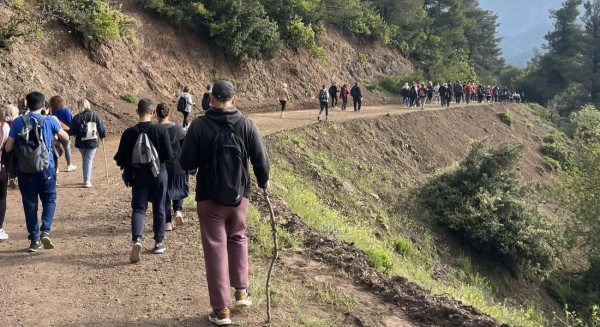ΕΥΒΟΙΑ: Περπάτησαν 18 χιλιόμετρα για να προσκυνήσουν τον Οσιο Ιωάννη τον Ρώσο στο Προκόπι