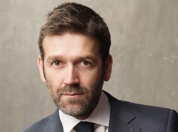 Διώξτε αμέσως τον Ηλία Πετσή