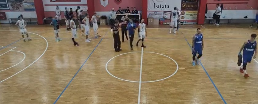 ΣΥΛΛΑΣ-ΑΓΕΧ: Αποχώρησε από το κλειστό Αιδηψού η ομάδα της Χαλκίδας