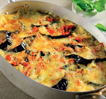 Σαγανάκι φούρνου με μελιτζάνες και μετσοβόνε