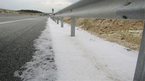 Βγήκαν τα αποχιονιστικά στα Ιωάννινα λόγω σφοδρής χαλαζόπτωσης