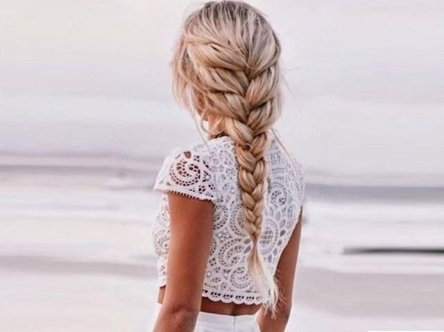 Αυτή είναι η τέλεια πλεξούδα για εσάς που έχετε μακριά μαλλιά!