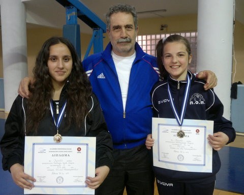 Ο Π.Ο.Π. παρών και με θηλυκά χαμόγελα