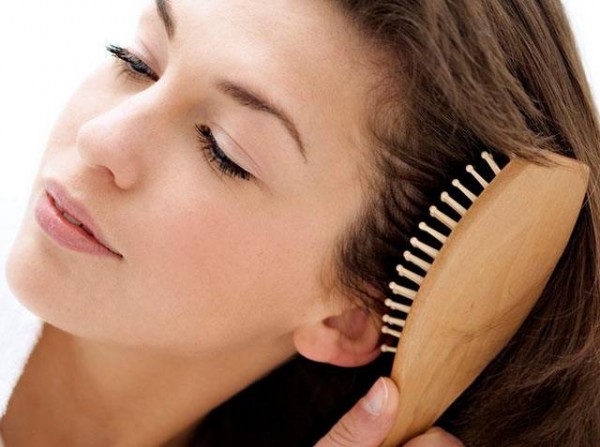 Χτένισμα ή βούρτσισμα μαλλιών;