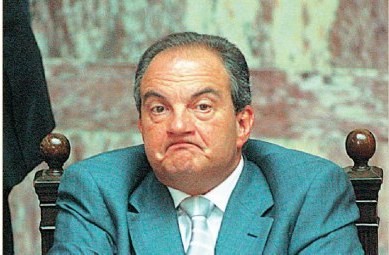 Πολιτική τέλος για τον Καραμανλή!