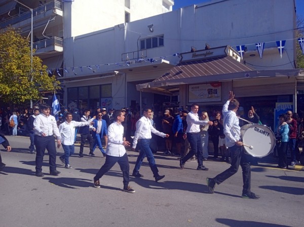 ΧΑΛΚΙΔΑ 28η ΟΚΤΩΒΡΙΟΥ: Πώς παρέλασαν τα γυμνάσια
