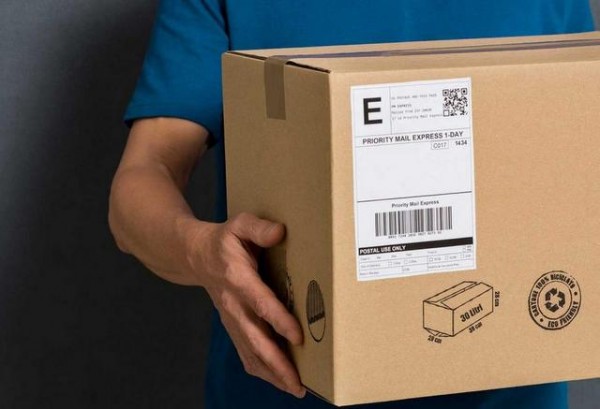 Για κάθε μέρα καθυστέρησης της παραγγελίας, ο καταναλωτής δικαιούται έξι ευρώ