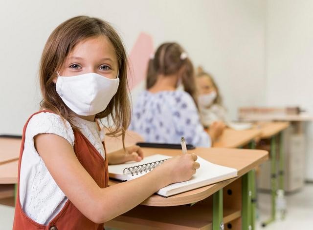 ΚΟΡΩΝΟΪΟΣ: Σχολική κάρτα από Δευτέρα για Δημοτικά, Γυμνάσια και Λύκεια