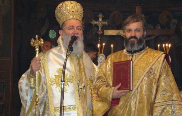 Χειροτονήθηκε ο νέος παπάς της Τριάδας