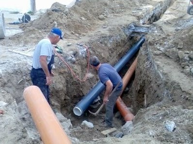 Αλλάζουν 9 χλμ σωλήνες στη Μαλεσίνα