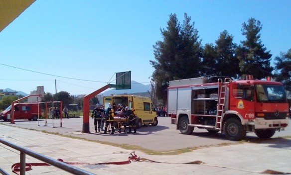 Συναγερμός για φωτιά στο Γυμνάσιο Αλιβερίου την ώρα του μαθήματος