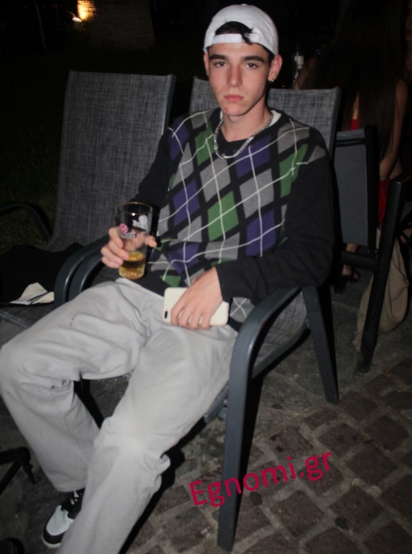 Το καλοκαίρι φεύγει, αλλά ο Δημήτρης ...επιμένει!