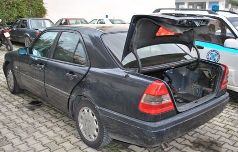 Σπείρα έκανε εισαγωγή όπλων από τη Βουλγαρία με Mercedes (φωτό)