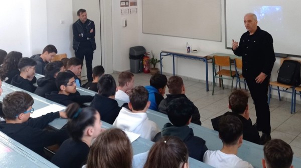2ο ΓΥΜΝΑΣΙΟ ΧΑΛΚΙΔΑΣ: Συναρπαστική διάλεξη για το σύμπαν από τον διακεκριμένο αστροφυσικό Δρ. Αντωνίου