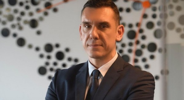 ADAPTIΤ: Γενικός Διευθυντής ο Βασίλης Καραβασίλης