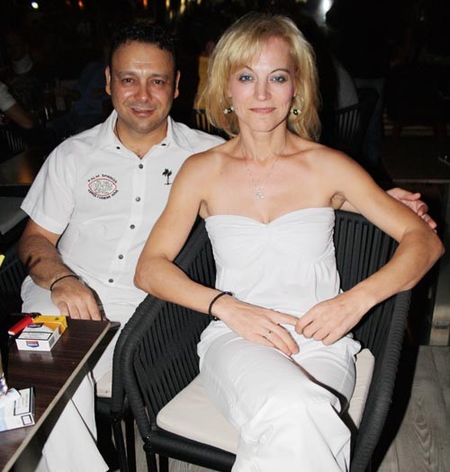 Οι γυναίκες ψάχνουν φλούφληδες με λεφτά