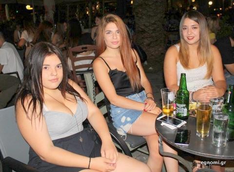 Περιμένουν σούπερ τραπέζι