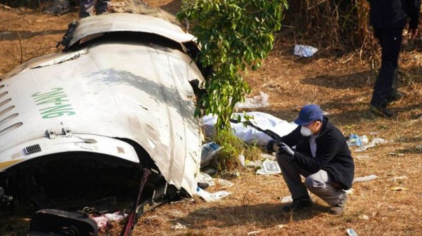 Έπεσε εκπαιδευτικό αεροσκάφος στο Τατόι