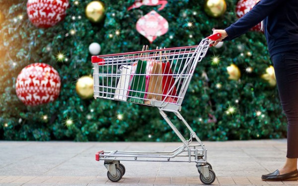 Εορταστικό καλάθι Αη-Βασίλη: Θα περιλαμβάνει παιχνίδια, αλλά όχι μελομακάρονα και κουραμπιέδες