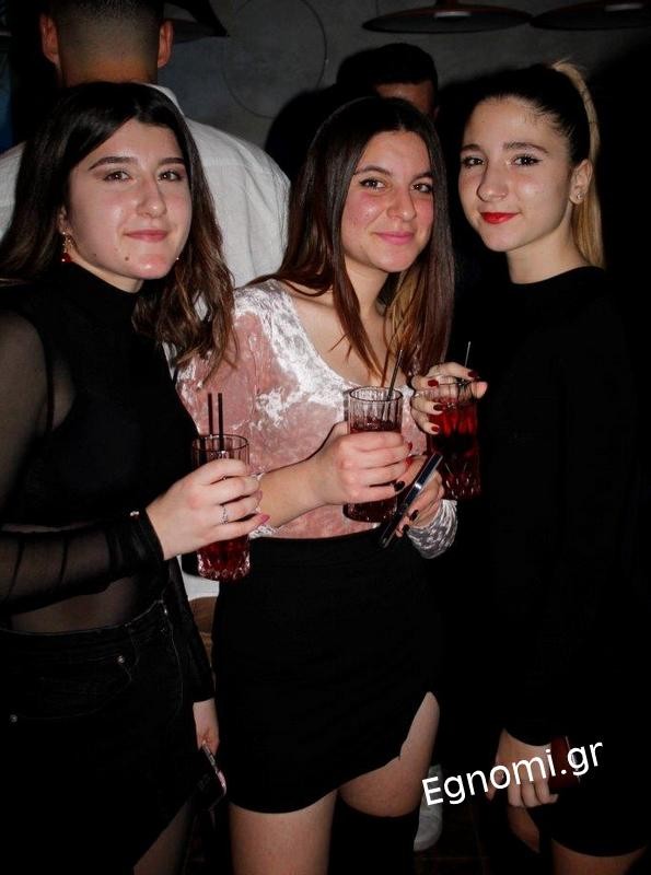 Ρίχνουν άκυρο στα οικογενειακά τραπέζια