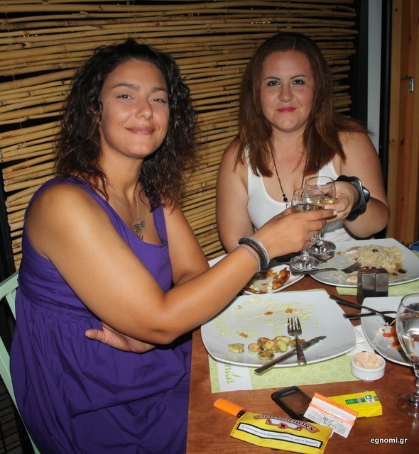 Μετά το πανεπιστήμιο στο πρατήριο καυσίμων